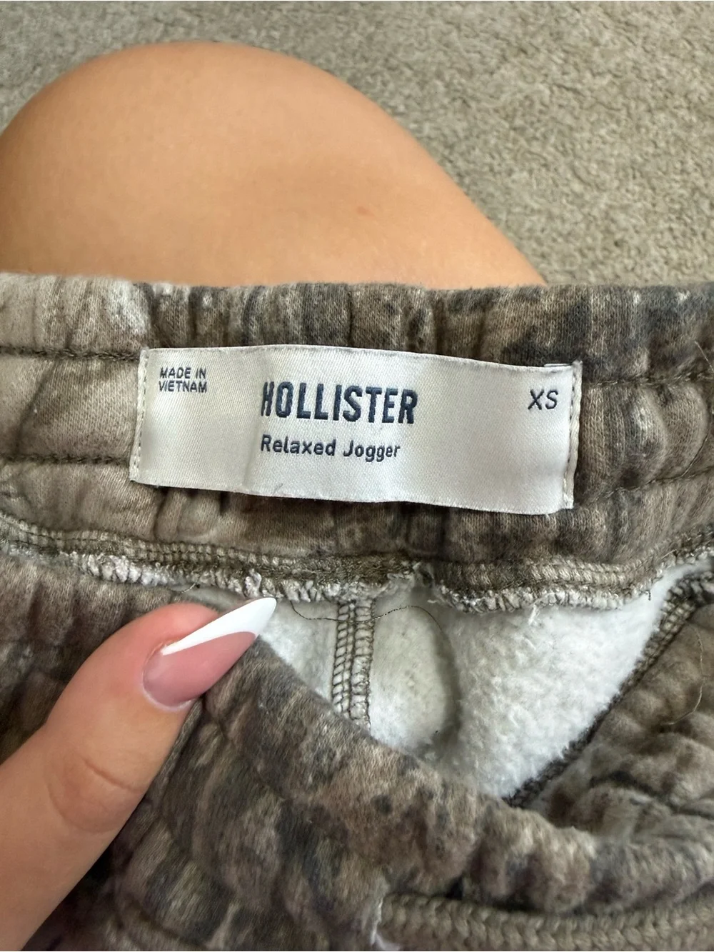 Hollister Women's Camo Leaf Print Joggers - Olive & Tan